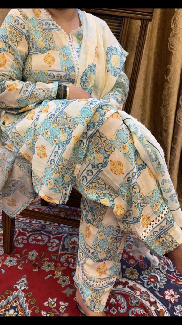 WhatsApp Image 2025-07-20 at 13.54.15_57f1b928 Rooh-e-Nazaqat Suit